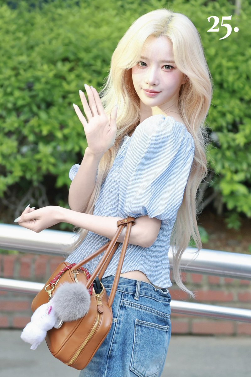 25_harbor's tweet photo. 20260612 KBS출근 ✨
#tripleS #트리플에스 #김유연
#YooYeon #유연 https://t.co/sAErTLNkpc