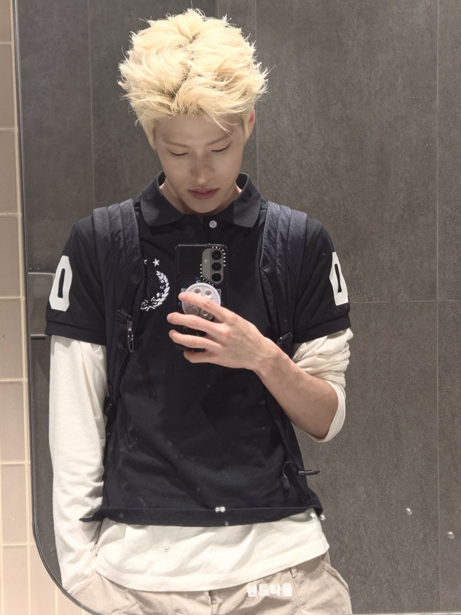 vid0g4m3sumr's tweet photo. blondesexual https://t.co/WhbshIA0nn
