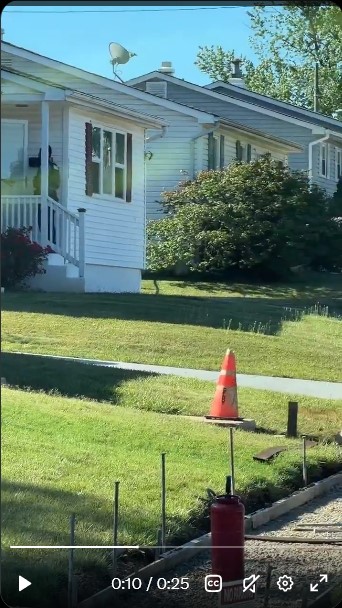 lonous's tweet photo. @HistorianUSA1 Imagine calling the police for a mere complaint, when your grass is a foot tall. 🤡 https://t.co/t1afuj81U4