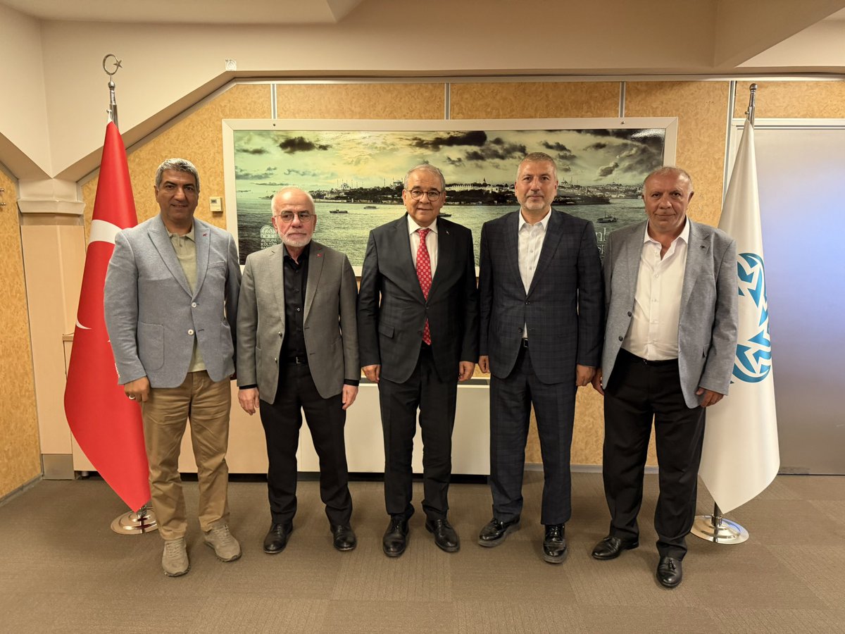 MADevelioglu's tweet photo. Değerli işadamlarımızdan aynı zamanda Ak Parti Kadıköy İlçe Başkanlığında hizmetlerini sürdüren Faruk İbrahim Özbek ile birlikte Sertip Akşahin ve Cengiz Solgun’a nazik ziyaretleri için teşekkür ediyorum. 

Kamu-STK iş birliği, toplumsal dayanışma ve ortak hizmet anlayışı üzerine gerçekleştirdiğimiz verimli sohbetten büyük memnuniyet duydum. Nazik ziyaretleri ve samimi temennileri için kendilerine teşekkür ediyor, çalışmalarında başarılar diliyorum.