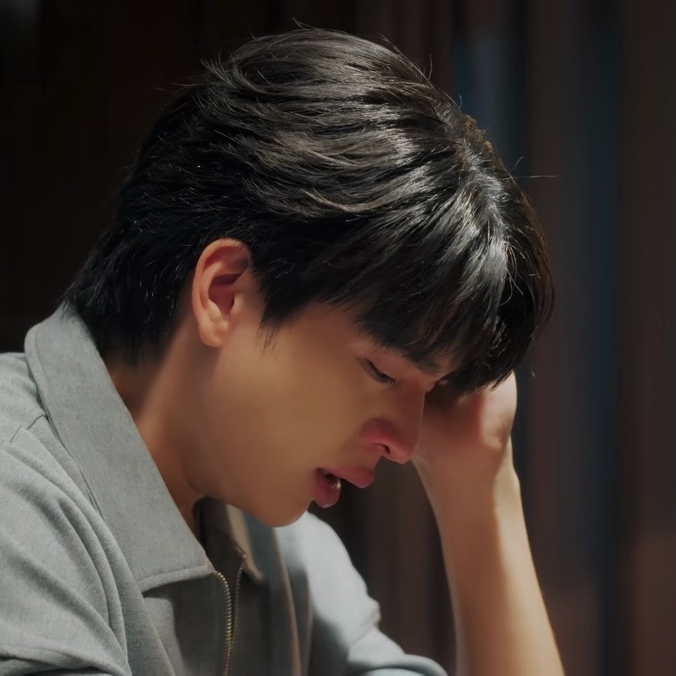 91hakuna_matata's tweet photo. ชั้นให้เลย เมะขี้แง ร้องตั้งแต่ต้นเรื่องยันจบเรื่อง เบะแล้วเบะอีก 🤣🤣🤣 อีพีล่าสุดมันร้องอีกแล่ว ขนตาจะแห้งกี่โมงงงง #FoureverYou2EP23
#LatelyItsWinterSeason #pie_saran https://t.co/kpMOqBcWMA