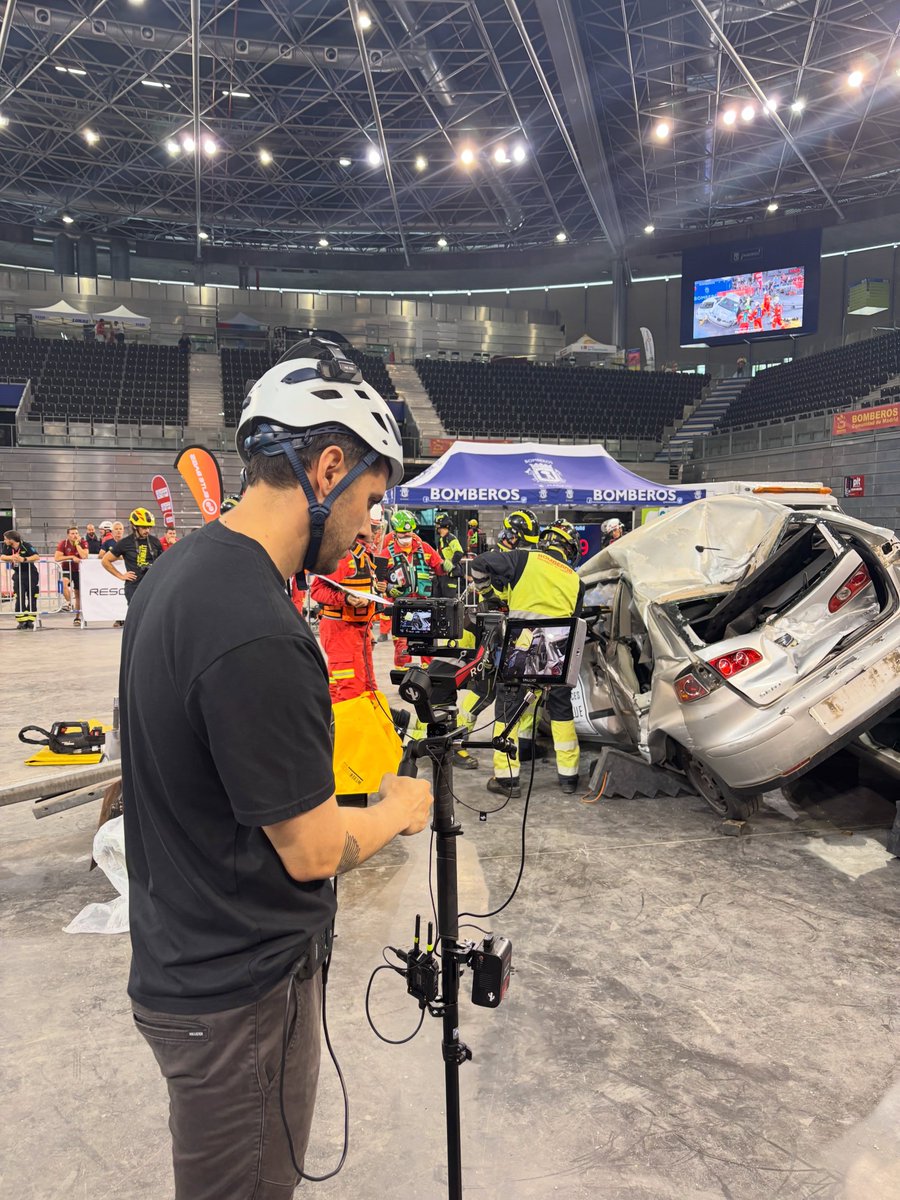 GlobalES112_GPS's tweet photo. 🔥 Día 2 del Encuentro Nacional de Rescates de Tráfico en el Madrid Arena

🚨Las competiciones continuan a pleno rendimiento. Hoy los equipos se enfrentan a maniobras de extracción aún más complejas donde cada segundo cuenta.

@bomberosmad @apratspain

#enratt2026 #globales112 https://t.co/7k2nZMcp9G