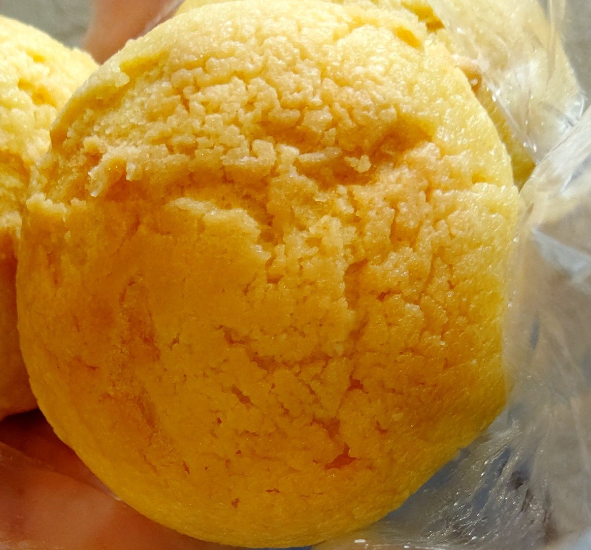 hirumen7's tweet photo. メロンパンにホタルイカ入りペペロンチーノ＋おにぎり。
コンビニスーパーで、ちょっと贅沢な気分。
とりカツカレー……
鶏は初見かもな。
店舗も少ないと思われる。
豚と較べ軟らかく食しやすい印象。
機会あればといった感覚。
350円レモン塩たこ焼き。
やはりお手軽なのは良いね。
今日はこれで https://t.co/sjvQTWSyHc