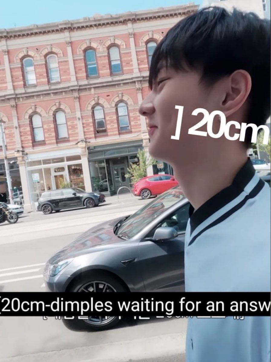 e4ecf2's tweet photo. 20cm dimples lmao https://t.co/daZtImhYQd