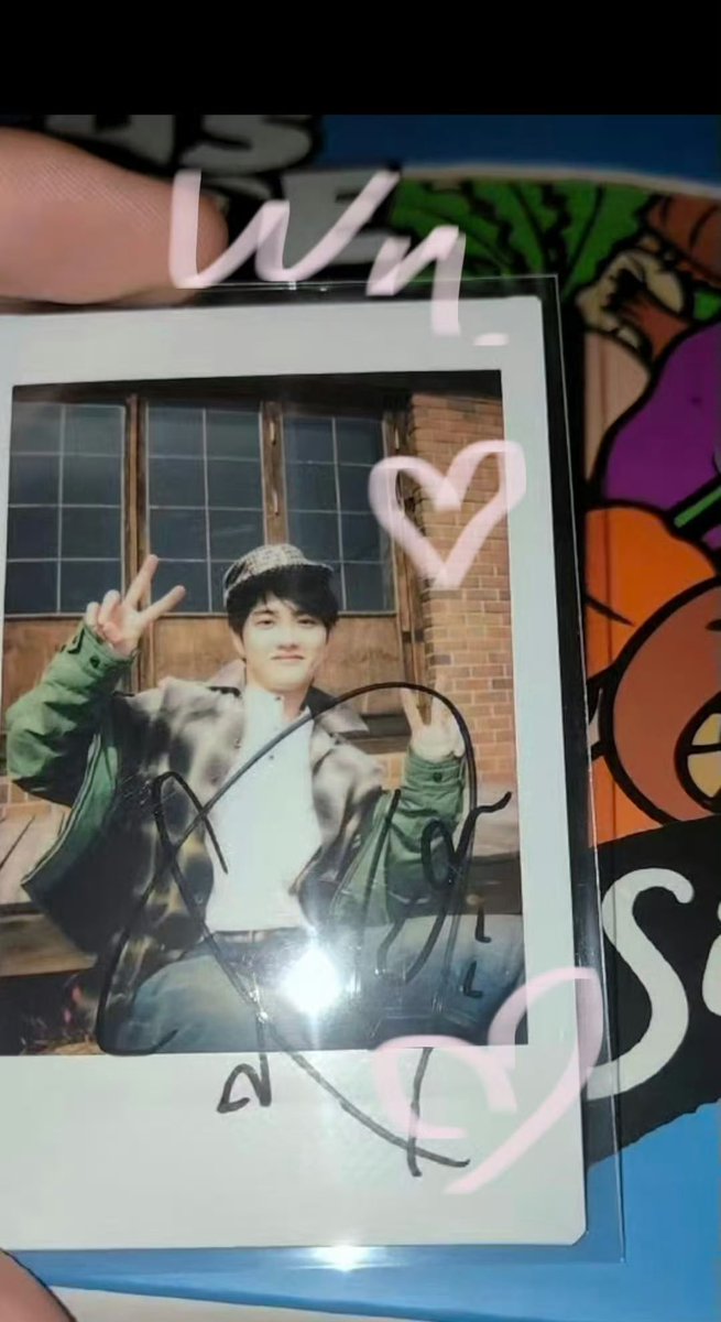 2littleduckling's tweet photo. 도경수 멤버십 키트 네 번째 친필 사인 폴라로이드 드디어 떴다😭😭😭

cr https://t.co/lg3G4x2wQW

#도경수 #DOHKYUNGSOO #KYUNGSOO #디오 #DO D.O.#都暻秀 https://t.co/QV5NdcW26X