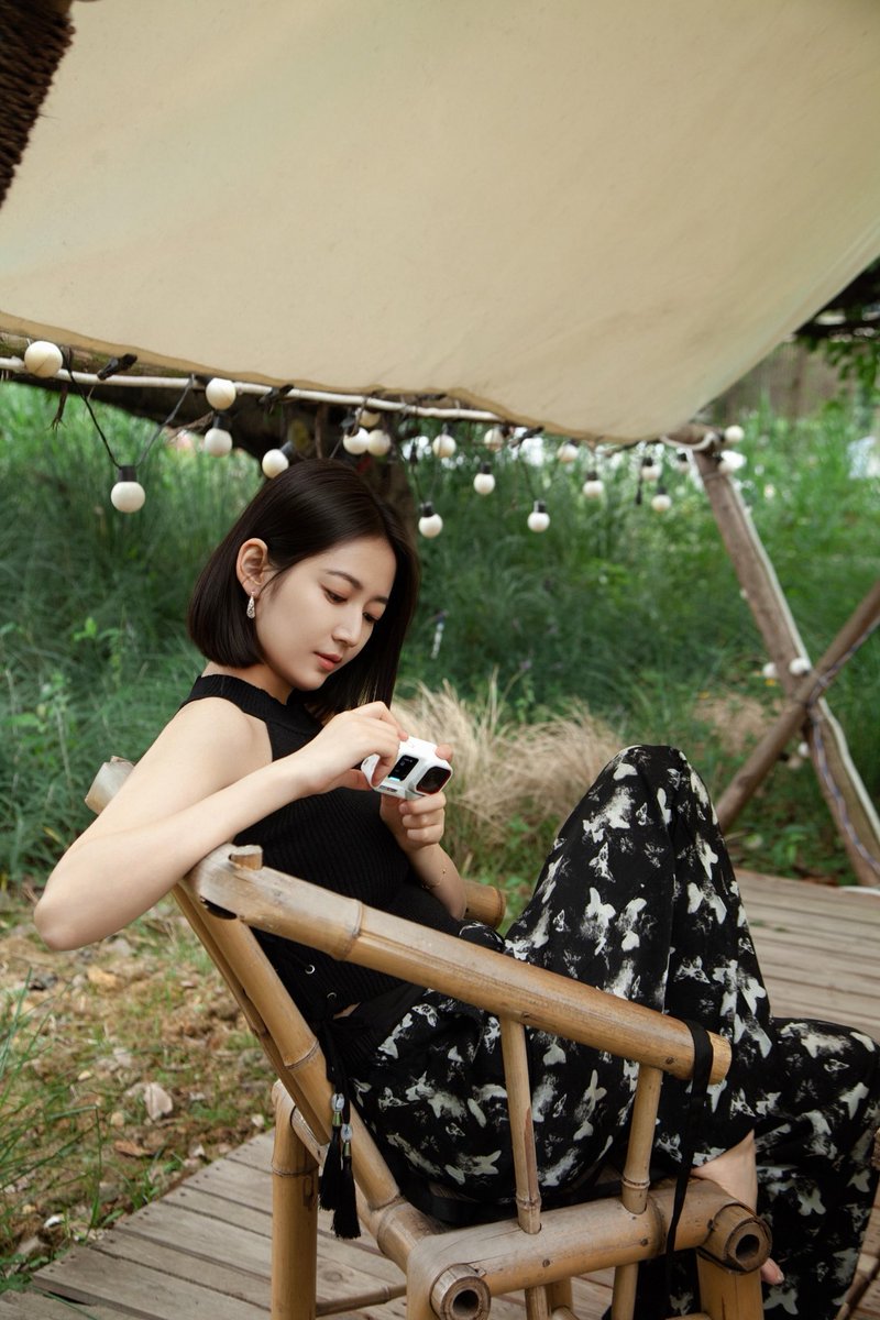 ForYukee's tweet photo. 🍠 260625 | #เฉินอวี้ฉี 小红书 (RED) Update : น้องมาแชร์รูปสวยๆค่ะ 📷

"เลนส์บันทึกภาพ สายตาบันทึกความทรงจำ"

#ChenYuqi #陈钰琪 #YukeeChen 
#ForYukeeRED #ForYukee https://t.co/nNGckuBTdR