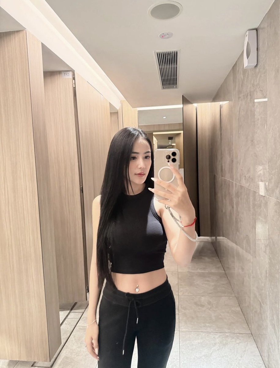 Nampet_27's tweet photo. หนีเมียมาหาหนูได้นะ🤭
#พิษณุโลก #ในเมืองพิษณุโลก https://t.co/3Dyl5CMO3l