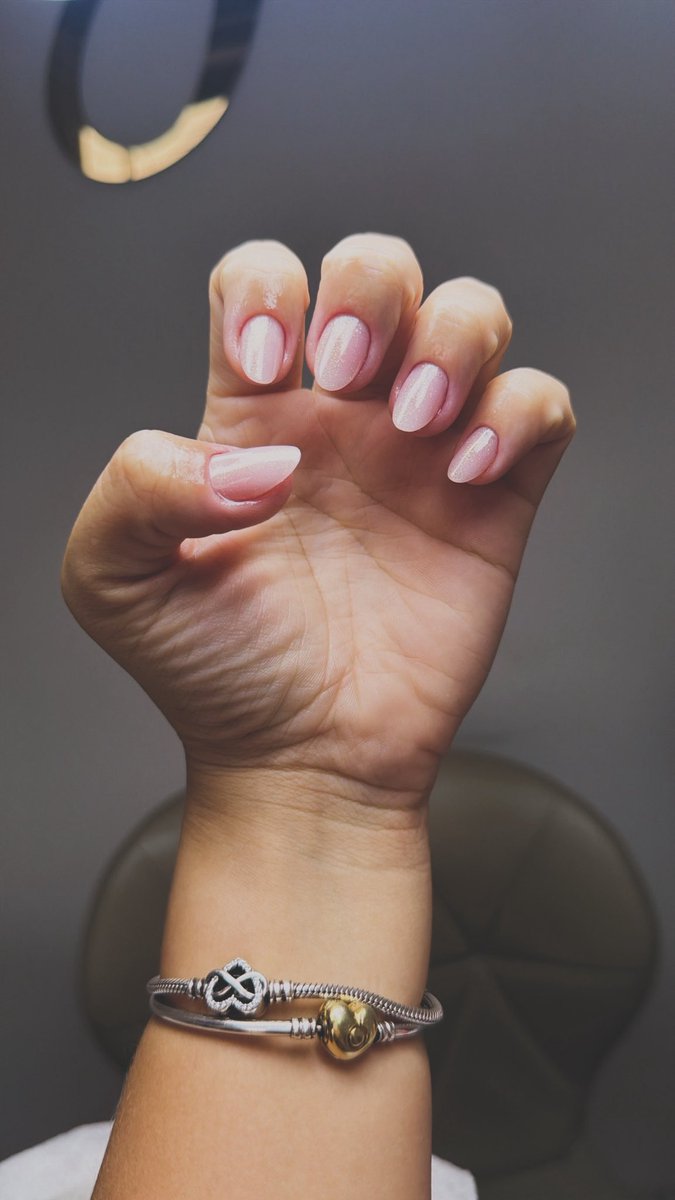 nicthayna's tweet photo. Básica, sempre 💆🏻‍♀️💅🏼 https://t.co/TTHf1UlQoM