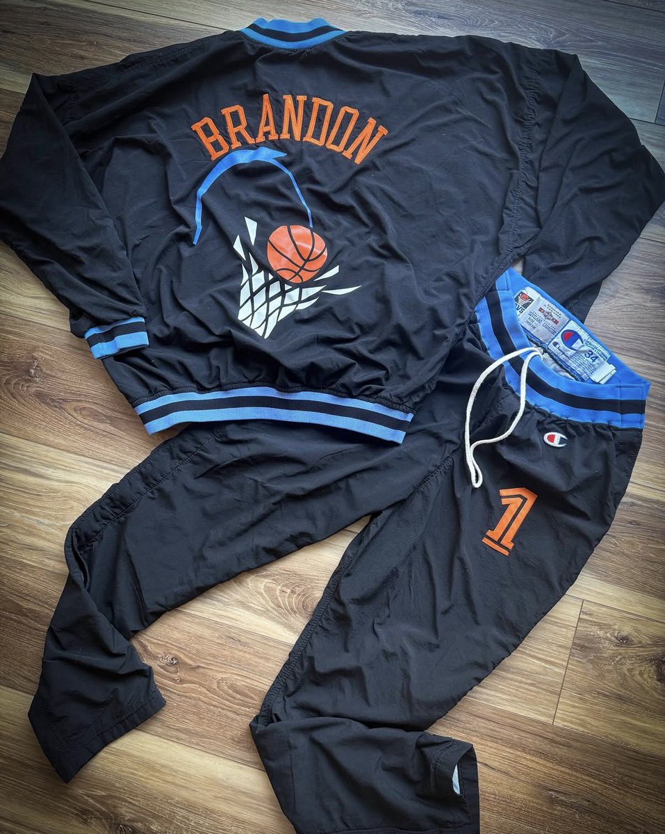 HoopGrids's tweet photo. They’re gonna hate to see me in the full Terrell Brandon warmup https://t.co/a40FRxwCDI