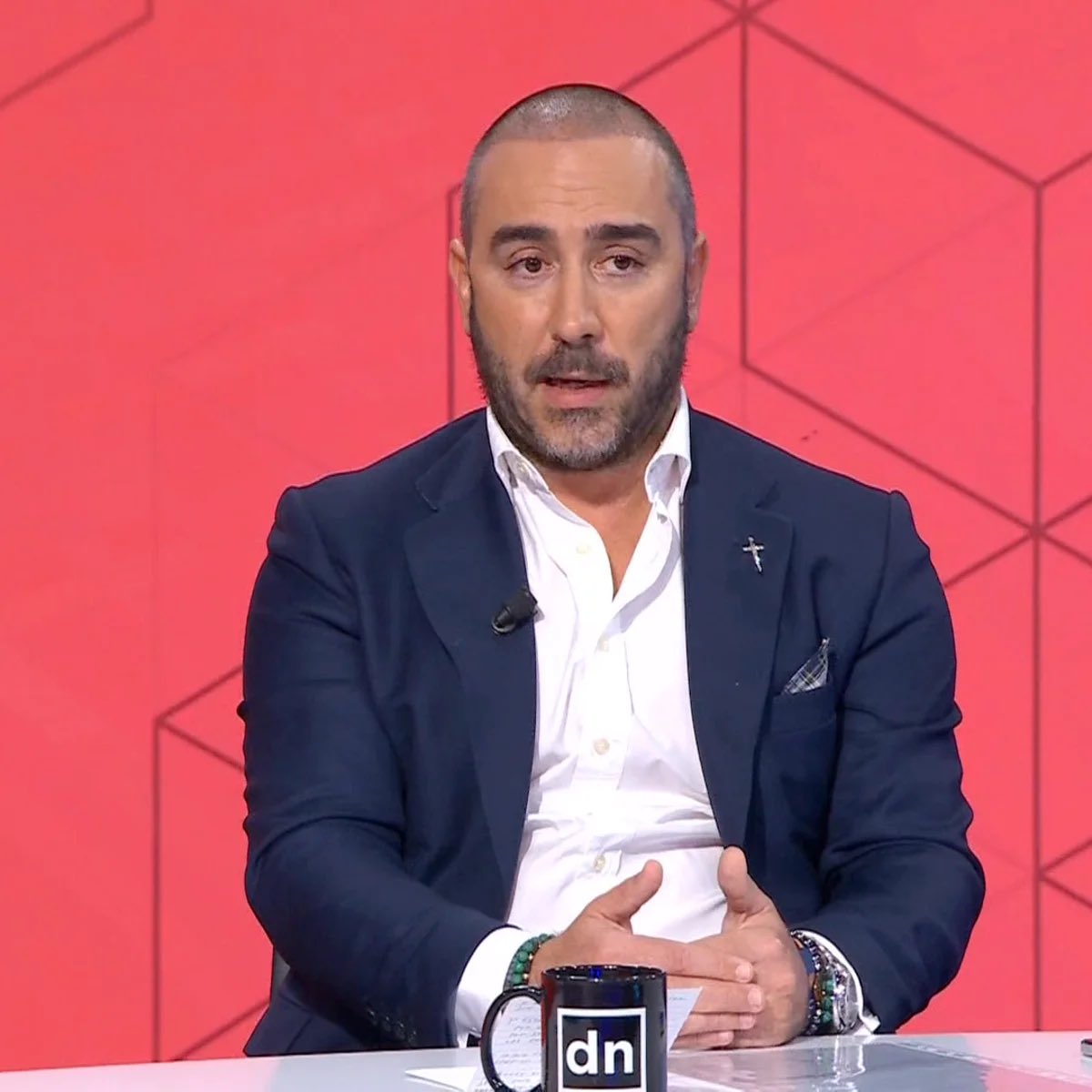anluma99's tweet photo. Estoy esperando ver de un momento a otro una entrevista conjunta a Aldama y Madina en El Hormiguero. Seguramente Felipe González la estará organizando, o Aznar, que para el caso es lo mismo https://t.co/lDyYzCBK9t