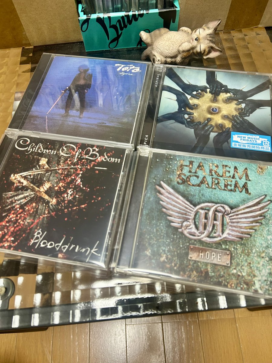 DreamCh24621504's tweet photo. Hi, guys.
How was your day?
I listened to these CDs on June 25th, 2026.
Hydra / Toto🇺🇸
#DavidPaich
Aspiral / Epica🇳🇱
#RobVanDerLoo
Blooddrunk / Children of Bodom🇫🇮
#RoopeLatvala
#Hope / Harem Scarem🇨🇦
It's not easy to live an ordinary life in this society, is it?😑 https://t.co/Yr0jeFoOee