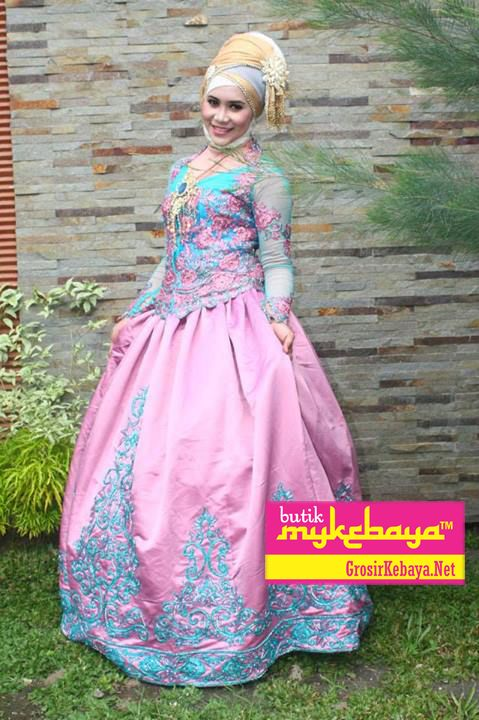 niransdarling's tweet photo. @honey_tataaa penganten pake item merah, kita bisa pake biru pink kayak gini😘🫰 https://t.co/IYYXdvdE2c