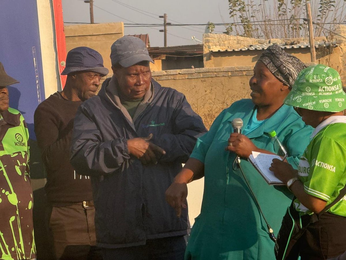 Action4SA's tweet photo. Our Mayoral Candidate @HermanMashaba is on the ground in Johannesburg  Ward 6, engaging with residents on their daily challenges and sharing our #OperationFixJoburg plan to turn the City around.

Johannesburg worked before, and we can make it work again!

#MashabaForMayor https://t.co/GqI2TCgaEq