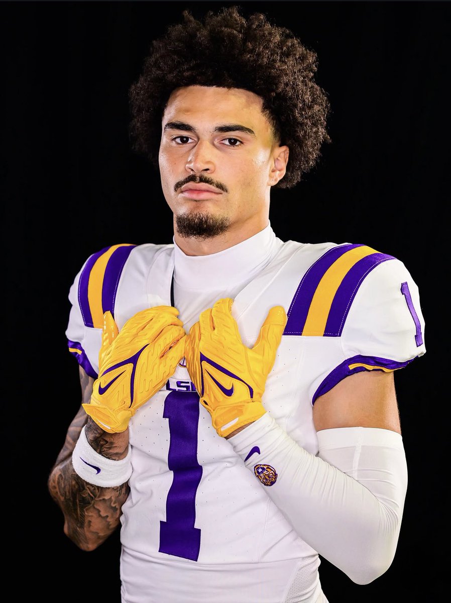 LaneKiffinLvr's tweet photo. First look at Jayce Brown in his LSU threads… 👀🐯

(insta: jaycebrown)

#JustDifferent #LaneKiffin #LSU https://t.co/ZmaD7Rnfzw