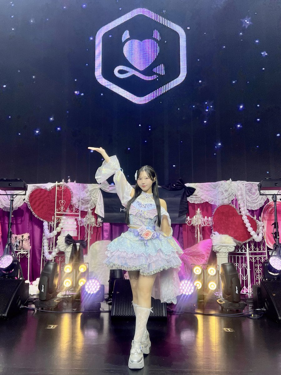 ____suzu7's tweet photo. 改めて！Zepp Shinjukuワンマンありがとうございました💐💫

みんなと過ごした特別な時間。
まだ余韻から覚めずにいるくらい、沢山の方と作り上げた最高のライブだったなと感じています🫧
幸せにしてくれてありがとう。同じ気持ちだったら嬉しいなぁ。(ALT...♡) https://t.co/uGdtDRyFO9
