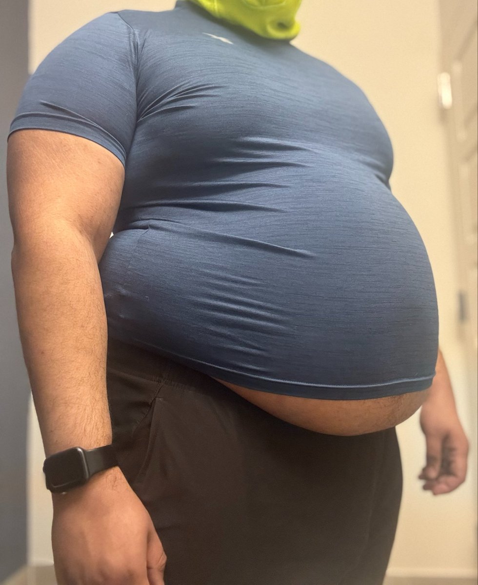 gainergod's tweet photo. Almost 400lbs but can still do pushups, maybe im doing something right https://t.co/WEj6EhRyFe