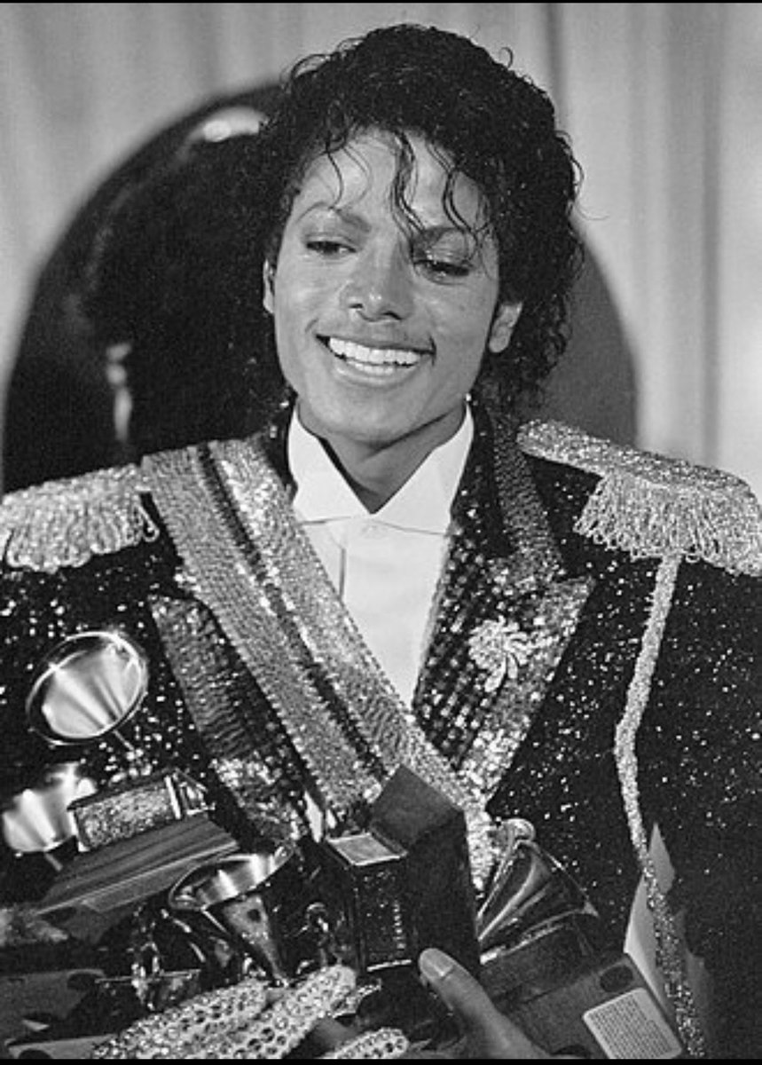 tsh4444's tweet photo. The King 😭

#17yearswithoutMichaelJackson https://t.co/klCKukzrtb