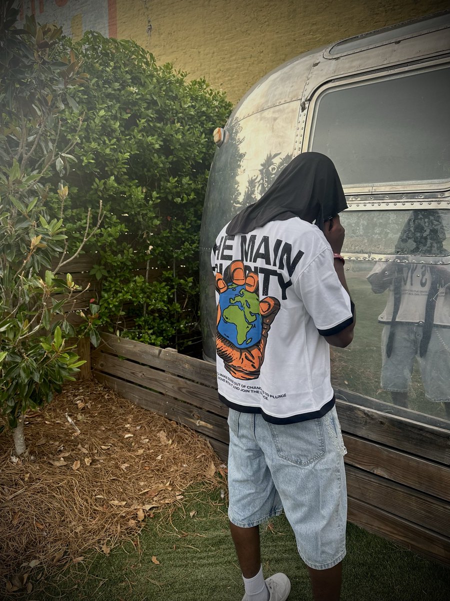 6slxm's tweet photo. My “Take The World” Tees are $35 the 4th of July. This is the perfect time to grab you one.Sizes S-XL Available. Same or Next Day Shipping 🛫
⬇️Discount Applied At Checkout ⬇️
https://t.co/ft9bhsYTGv
#streetwear #clothing #clothingbrand https://t.co/PTpvQP8as6