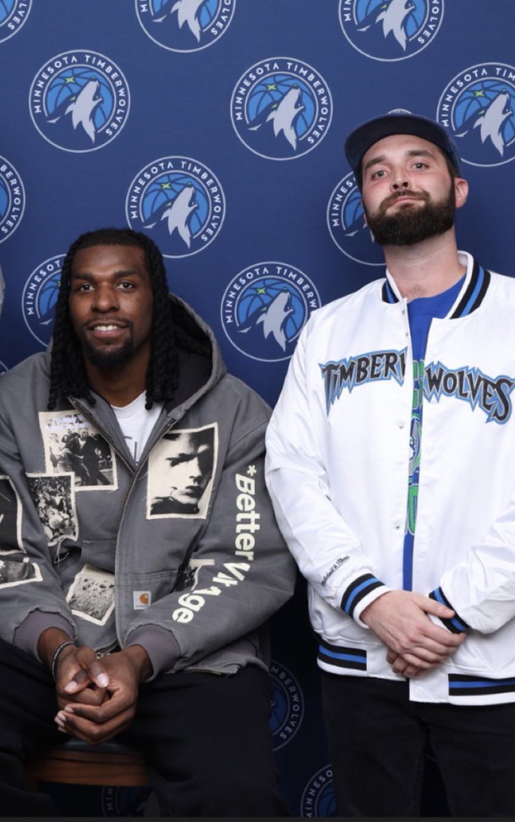 AlainGarlic's tweet photo. TWO WORDS.

PURE HOOPER.

MEME GOD. 

NICEST DUDE. 

BIG JELLY. 

THANK YOU. 

NAZ REID. 

🫡🧄🐺 https://t.co/hymoaCAq4K