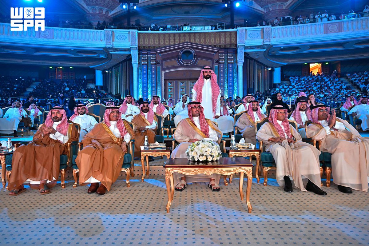 SPAregions's tweet photo. نيابةً عن الأمير سعود بن مشعل.. محافظ جدة يشهد تخريج الدفعة الرابعة من برنامج "البحر الأحمر للتدريب المهني".
https://t.co/ABvJTkb34c
#واس https://t.co/zxrbR4v2Pm
