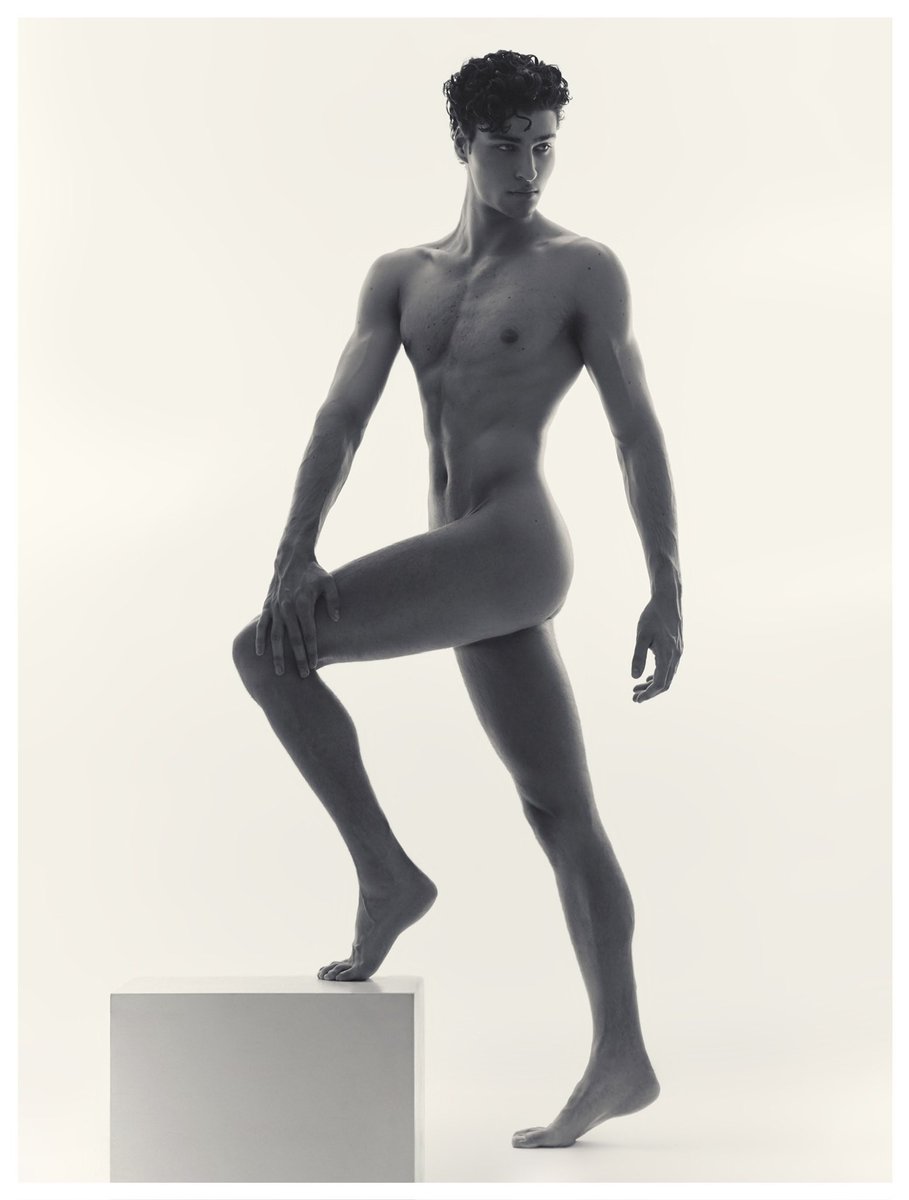 robb_sb's tweet photo. ART SERIES | “THE SIMON” 
Atlético, sereno, equilibrado y anatómico. 
Simon Pennella, 2026 https://t.co/Up4tgq0jfg