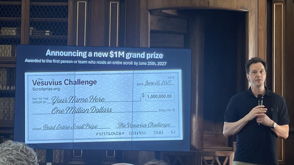danielrruf's tweet photo. Aprovechando el tirón de este hilo, repito el anuncio que se ha hecho esta misma mañana: el Vesuvius Challenge ha anunciado un nuevo premio de 1 millón de dólares al que pueda leer cualquiera de los papiros que ya han sido escaneados. Los datos están abiertos! https://t.co/4anT3ICOJa