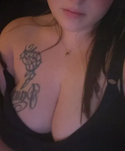insanexvixen's tweet photo. My tiddies are in their prime. 😩 https://t.co/zQZv9DShd9