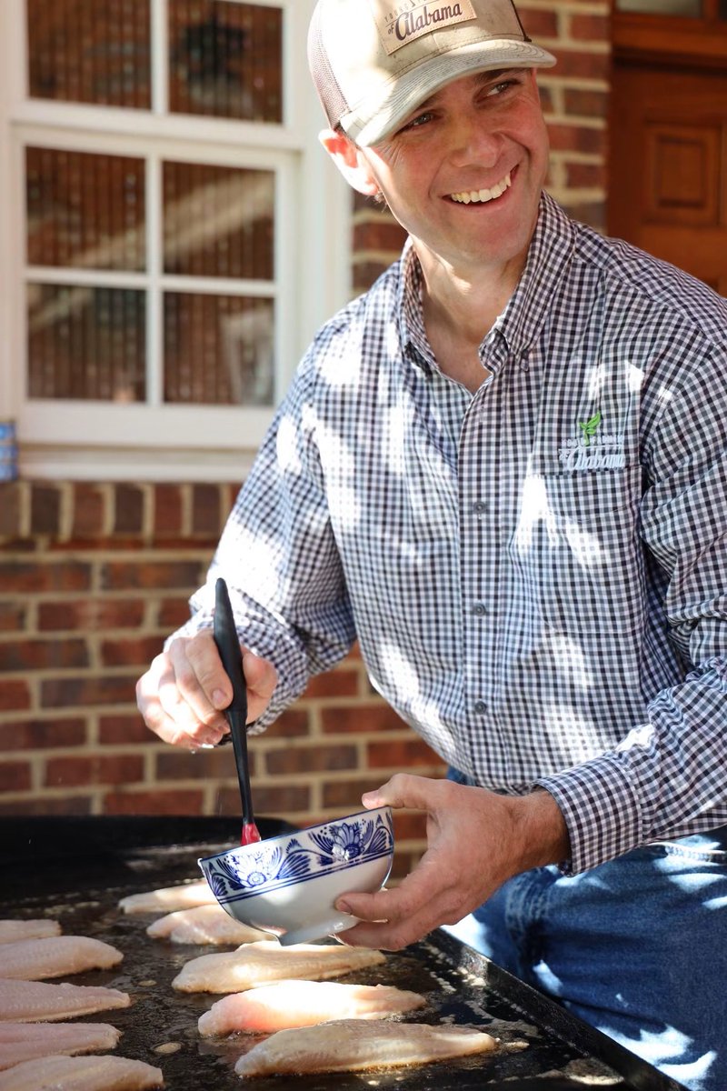 AlfaFarmers's tweet photo. There's nothing better than @US_Catfish sizzling on the grill.🔥

This #NationalCatfishDay, celebrate a Southern favorite by serving delicious, high-quality U.S. Farm-Raised Catfish. It's fresh, flavorful and raised by hardworking farm families right here in Alabama.💚 https://t.co/1eBdBpMcnR