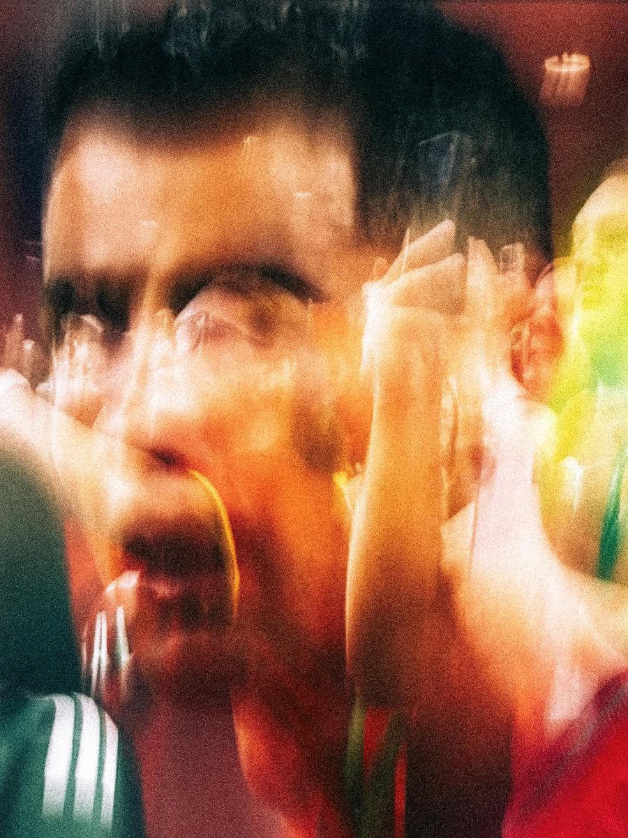 7micz7's tweet photo. Football. https://t.co/5hKNkENxtr