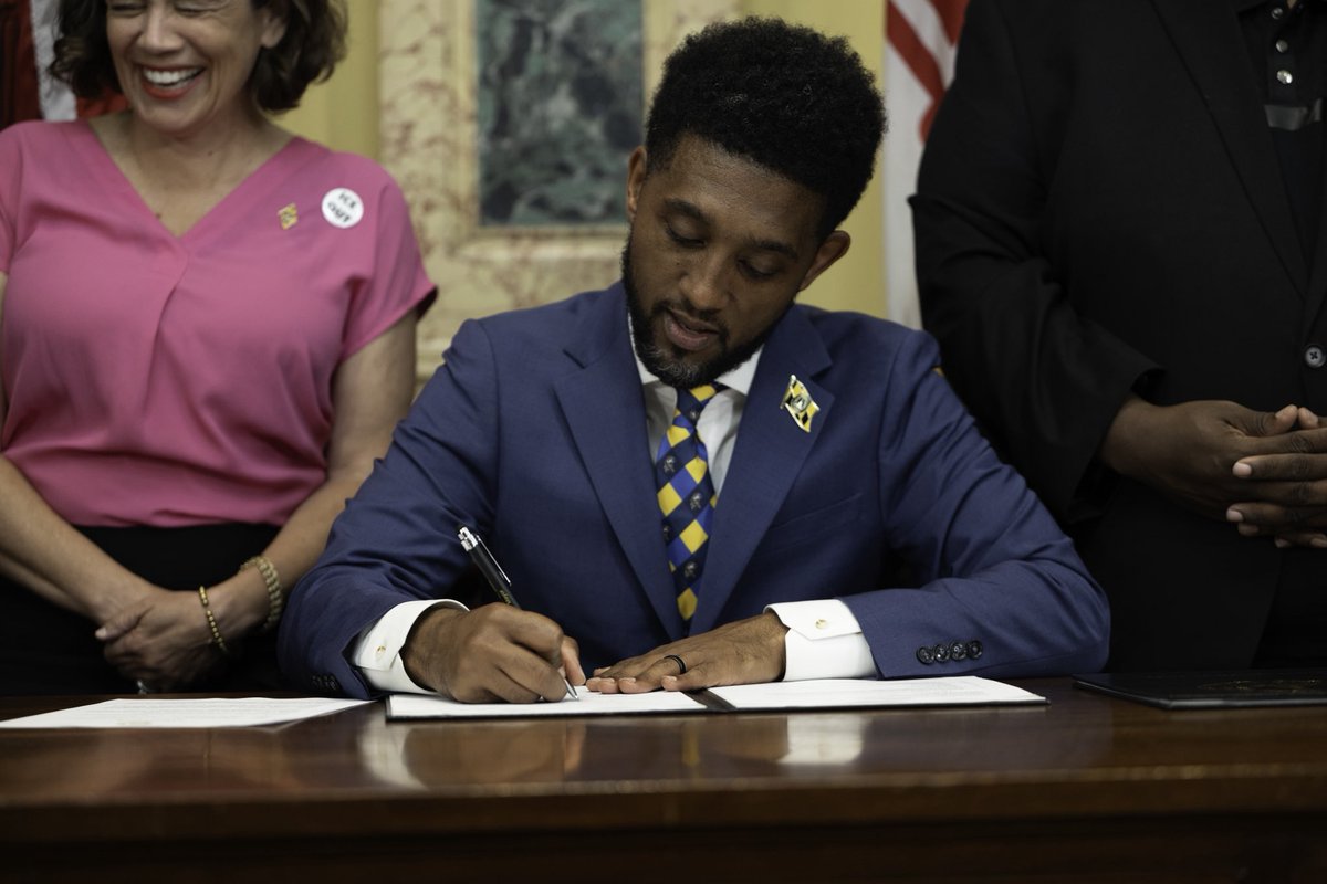 MayorBMScott's tweet photo. Signed, Sealed, Delivered. The FY27 budget is officially signed into law, and will invest into what matters the most for our residents. 

Now comes the best part: delivering real results. https://t.co/bZqrBLQrDL