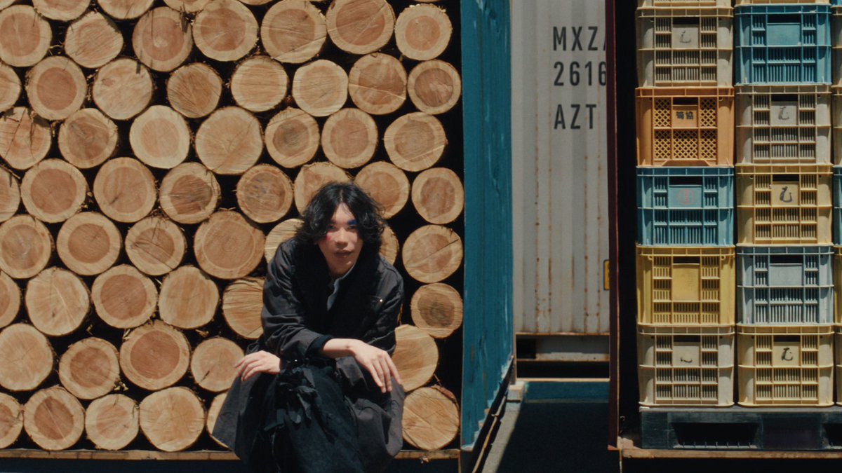 tomoymd's tweet photo. 米津玄師 「烏」 Music Videoを監督しました！
物体の断面を通して、表からは見えない時間の蓄積を可視化していく映像作品になっています！是非ご覧下さい！
https://t.co/8cL4XHGiey https://t.co/4Fx4awk8Hh