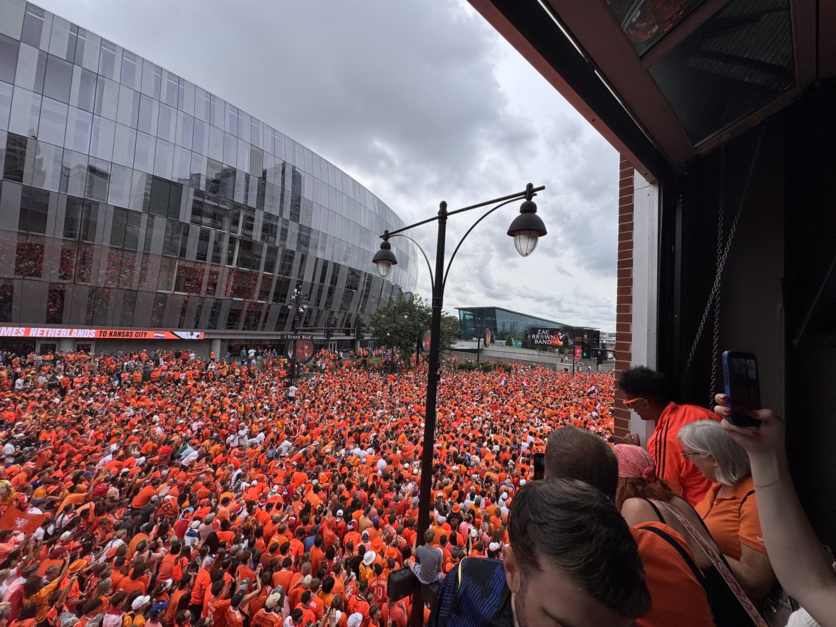 MattfromKC's tweet photo. Never seen anything like this in my life wowwwwww https://t.co/2URYOydcfr