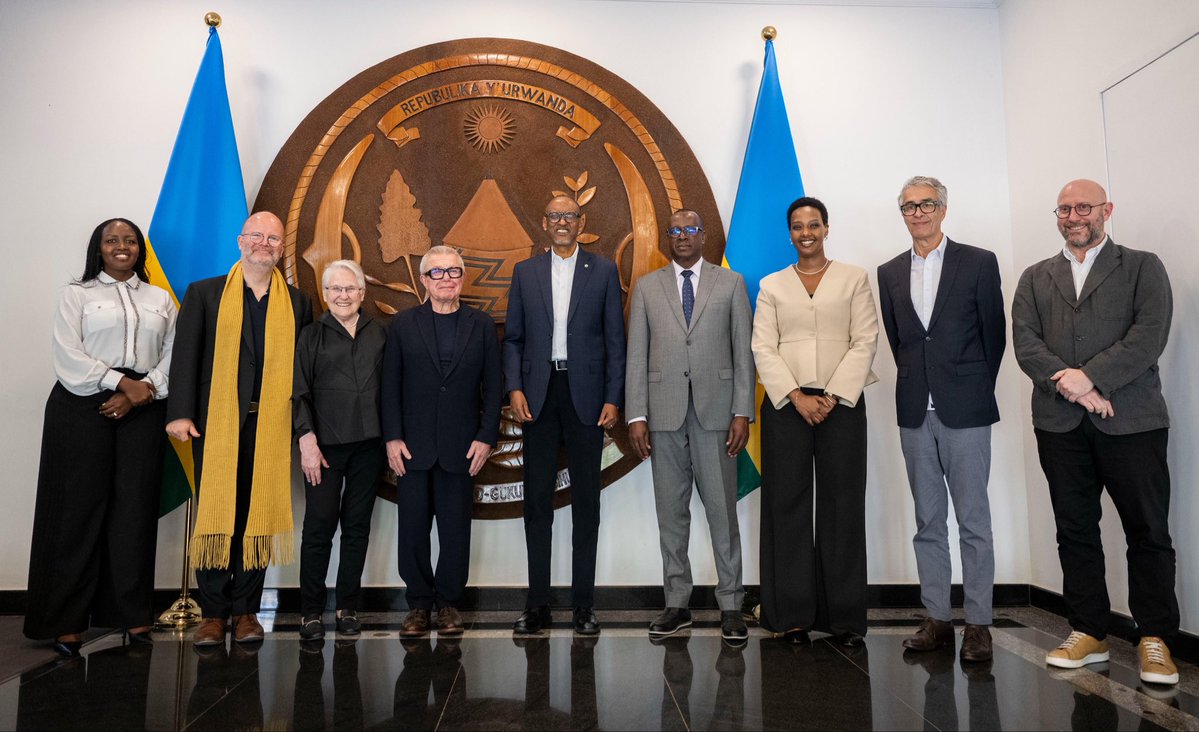 UrugwiroVillage's tweet photo. This afternoon at Urugwiro Village, President Kagame received Daniel Libeskind, Founder and Principal Architect of Studio Libeskind; Nina Libeskind, Co-founder of Studio Libeskind; Stefan Blach, Partner at Studio Libeskind; and Holm Keller, Chairman of the kENUP Foundation. They discussed plans for the new National Genocide Monument at the current Kigali Genocide Memorial, envisioned as a powerful space for remembrance, education and reflection through cutting-edge technology and a deeply immersive, personal experience.