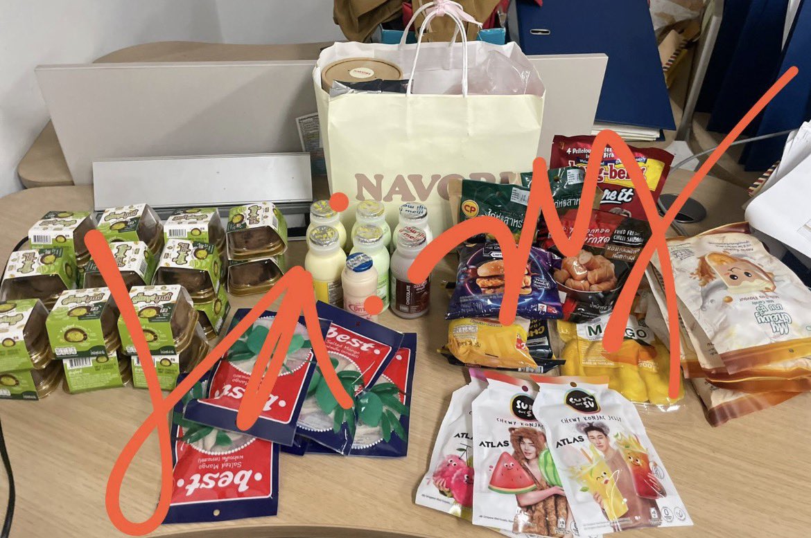 boyslovelism's tweet photo. HI GUYSS aku open jastip bkk dr tgl 25 - 29 juli yaaa.

✅makanan (kecuali souri) & minuman
✅tas, aksesoris, baju, kosmetik
✅merchandise artis 
✅sevel, big c
✅JASTIP KADO JOSSGAWIN KONSER
surat GRATIS NO FEE
Jaket: 60k
Baju/celana/sweater: 35k
Topi/syal: 15k
✅co web merch jossgawin concert
✅jasa titip barang/hcin

ETA INA 30 JULI 2026
shipment bisa co oren atau gosend instan
Dom jakarta barat
Harga yg aku kasih bersih ina
Rate baht 560

#jastipbkk #jastipthailand #jossgawinconcert