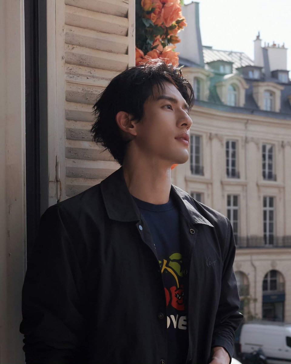 thang_hoan96712's tweet photo. The stadium isn't a place for him to perform, it's a place for him to 
dominate. 

AydenSng x Berluti
#AydenSngatPFW26
#AydenSngxBERLUTI
#ParisFashionWeek https://t.co/KW9xAO3XJ5