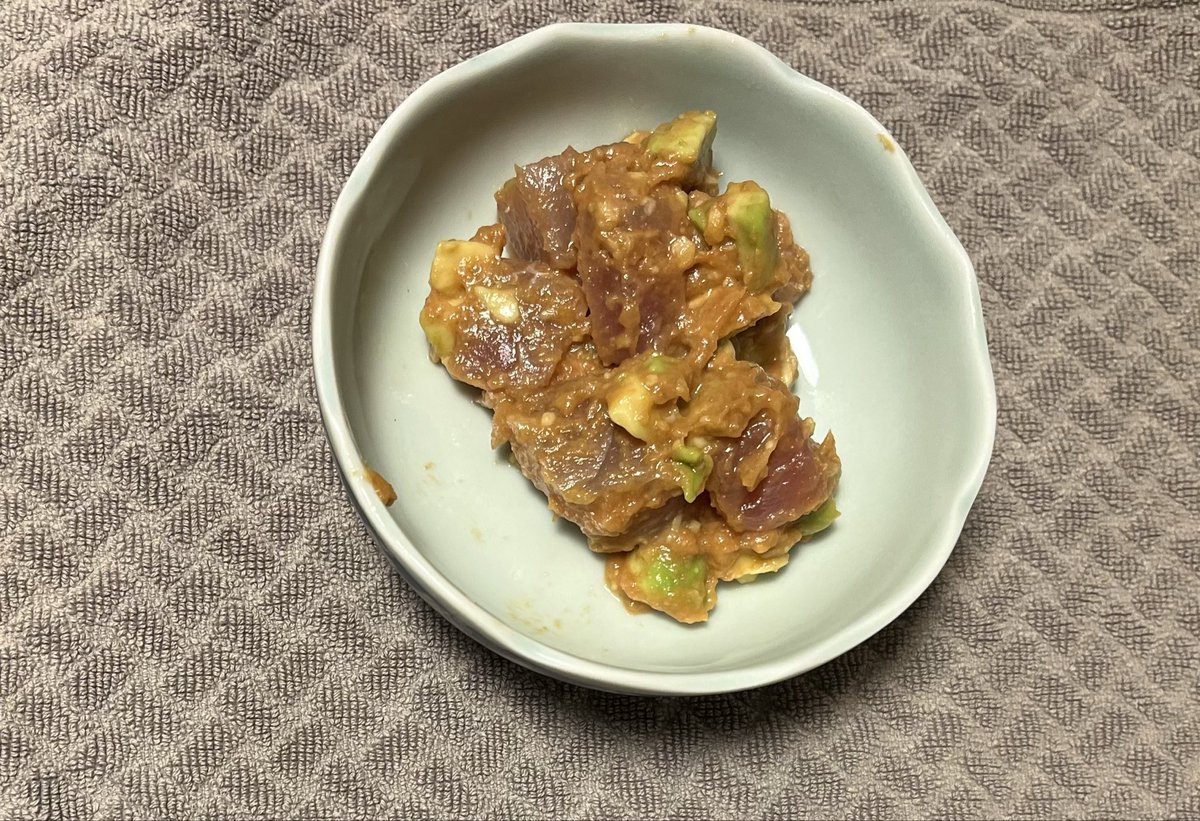 Saba0Sake's tweet photo. クランドさんのクラファンで手に入れました『贅沢トマト塩糀×理系兄弟』

マグロとアボカドとまぜてタルタルにしたり、モッツァレラチーズに乗せてカプレーゼ風にしたり、ガーリックトーストに乗せたり、と色々試しましたがどれも美味しかった！

#KURAND https://t.co/RIm6vsWtqX