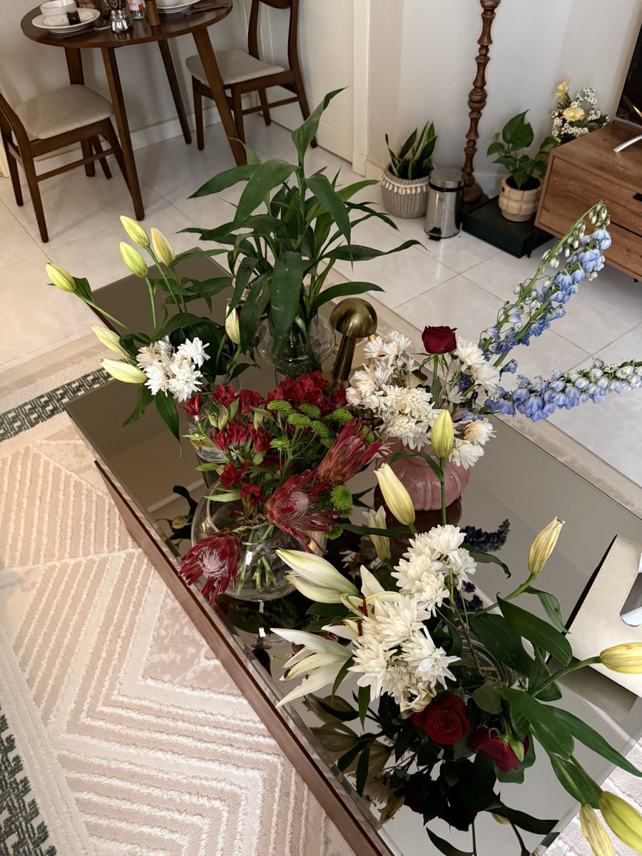 nuof1m's tweet photo. إذا صار المُـحب يعرف ورداتك المُفضلة😢❤️ https://t.co/aF33Ufj0qR