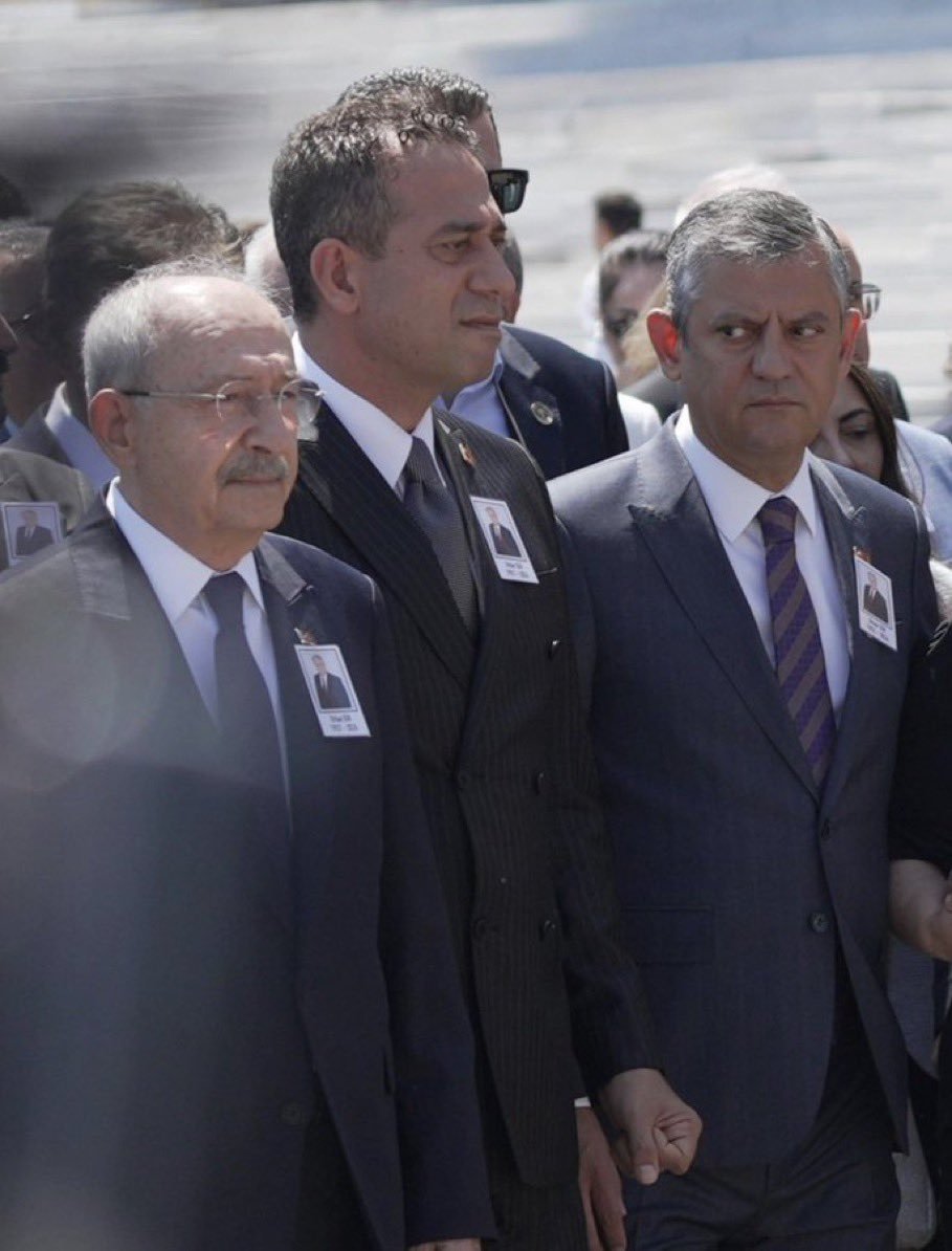 Bari_ru_'s tweet photo. Bu bakış , trollere işaret fişeği . https://t.co/4E1YnU47qT