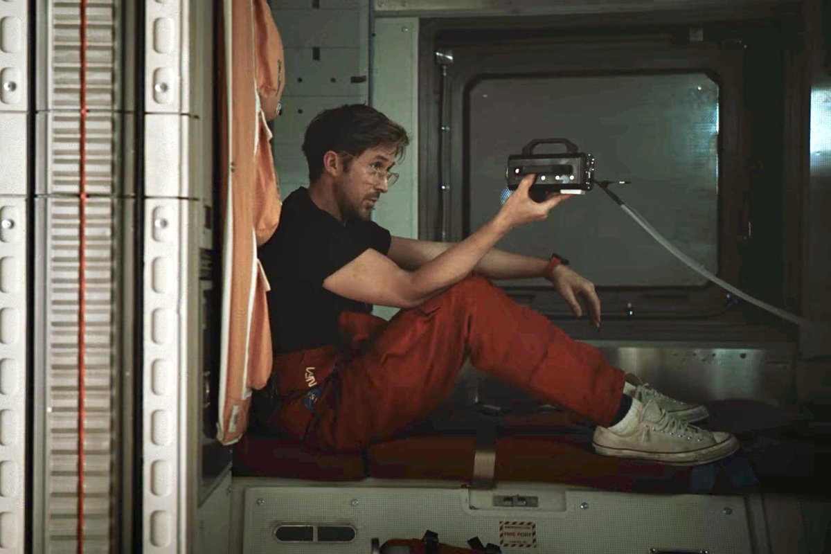 eridiansq's tweet photo. i cant stop thinking about the logs getting released to the public, it's widely anticipated, people cant wait to see how this teacher managed to save the world. and with an ALIEN? and then everyone's subjected to the most touching story of two lonely individuals saving each other https://t.co/b3DvmUDeTf