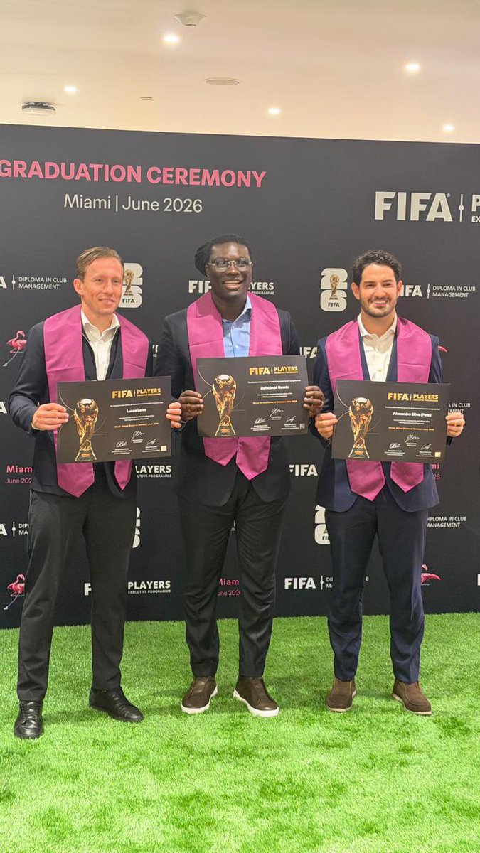 BafGomis's tweet photo. 🎓🇺🇸 FIFA Player Executive Programme ✔️

Football is constantly evolving. I chose to keep learning.

Over the past two years, I’ve invested in my education, broadened my understanding of the game, and gained valuable insight into the challenges facing clubs and football organisations today.

This diploma is an important milestone, but the work continues.

Thank you, FIFA, for the quality of this outstanding programme.

📚⚽️❤️
