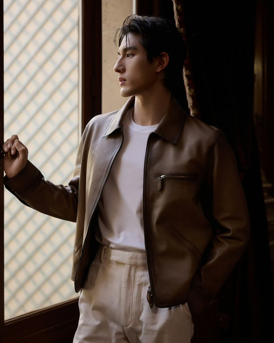 Sun_Aylio's tweet photo. PERFECT🔥🔥

AydenSng x Berluti

#AydenSngatPFW26
#AydenSngxBERLUTI
#ParisFashionWeek https://t.co/lvwOytznAE
