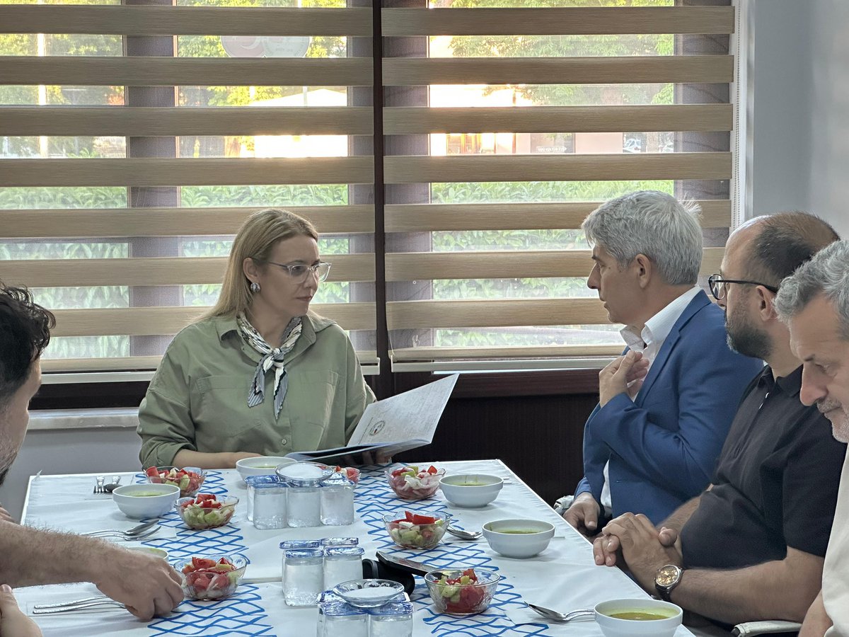 bernaabis's tweet photo. Kocaeli Balkan Türkleri Derneği’nin misafiri olarak Balkan Kültür Evi’ni ziyaret ettik. Ortak tarihimizin, kültürel mirasımızın ve Balkan coğrafyasından taşıdığımız değerlerin yaşatıldığı bu anlamlı mekânda yapılan çalışmaları yerinde inceleme fırsatı bulduk.

Misafirperverlikleri için Kocaeli Balkan Türkleri Derneği yönetimine teşekkür ediyor, kültürel bağlarımızı güçlendiren çalışmalarında başarılar diliyoruz.