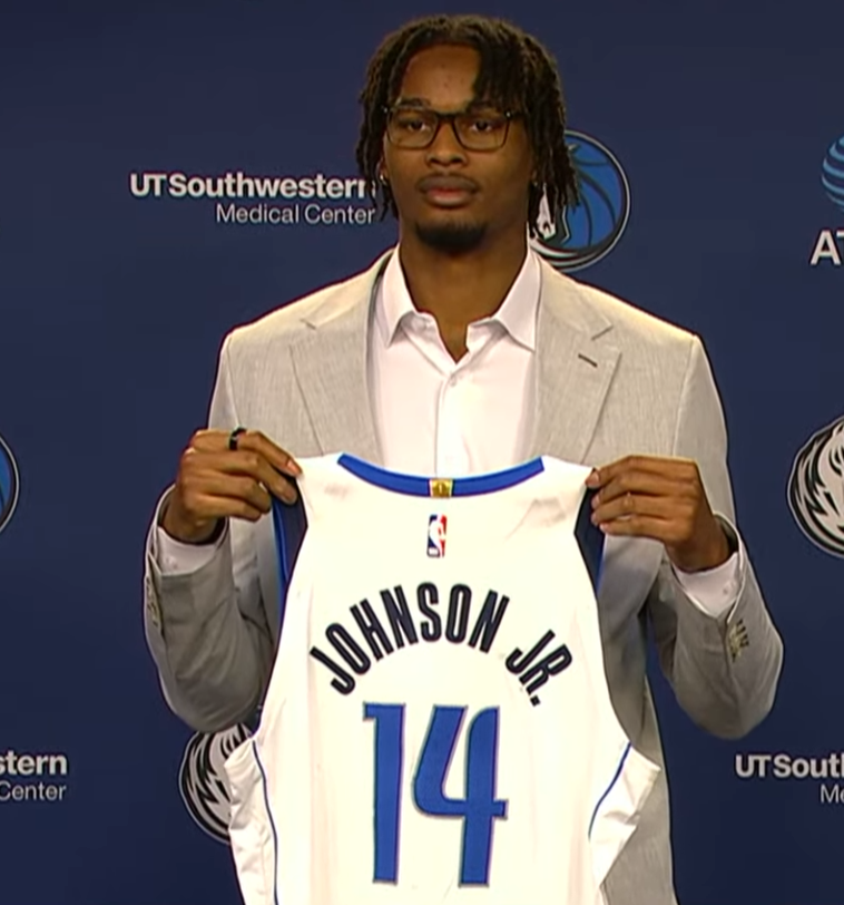 thedaggerdave's tweet photo. Welcome to Dallas, @morezjohnsonJr  🐴 https://t.co/G52rFcA1VL