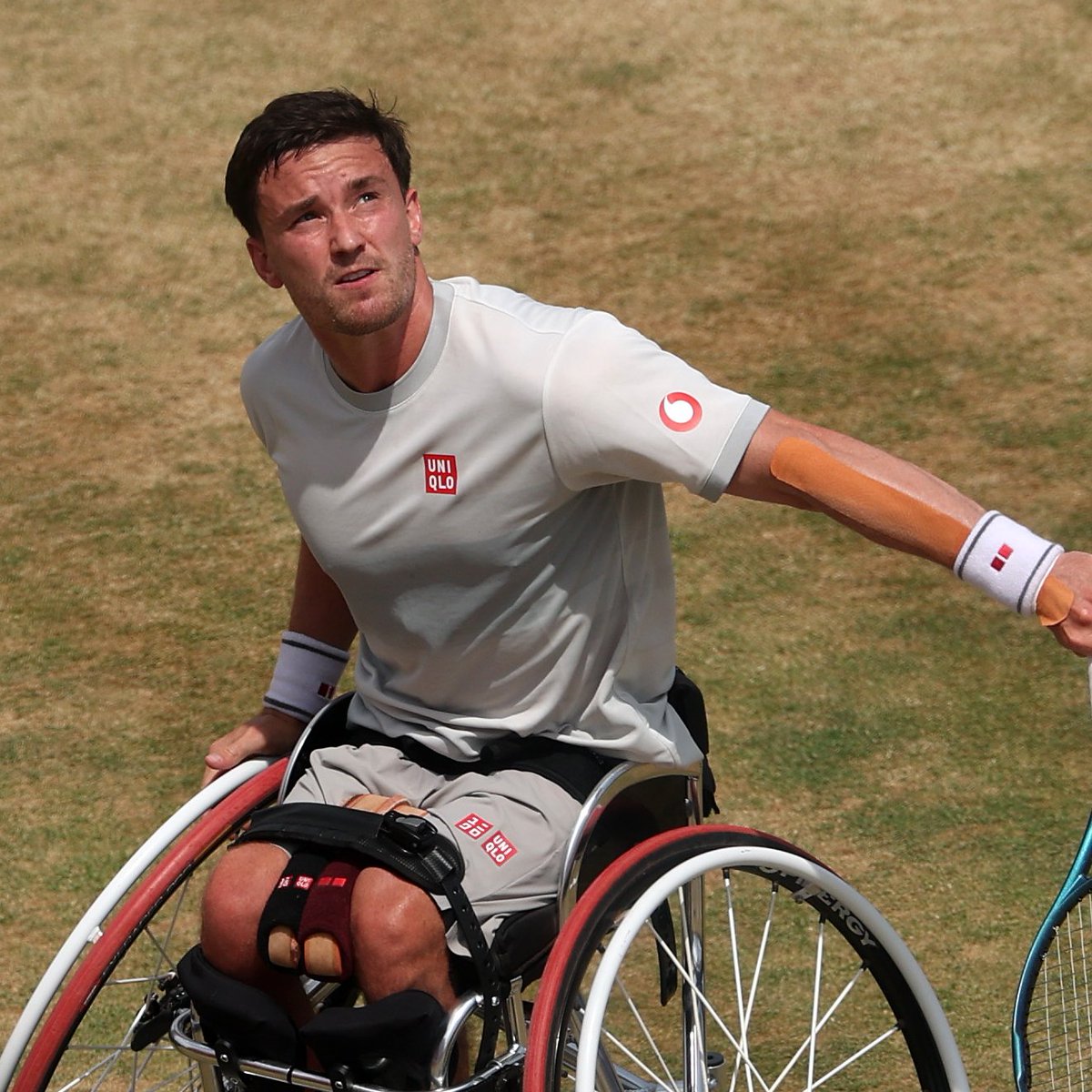 WChairTennisGB's tweet photo. Joining Ben Bartam in the Lexus Eastbourne Open men's singles semis is @GordonReid91 

Gordon beat Casey Ratzlaff (USA) today 6-3, 6-3 to set up a last-four meeting with Ruben Spaargaren (NED).

#BackTheBrits 🇬🇧 | #WheelchairTennis https://t.co/XI4teBimN9