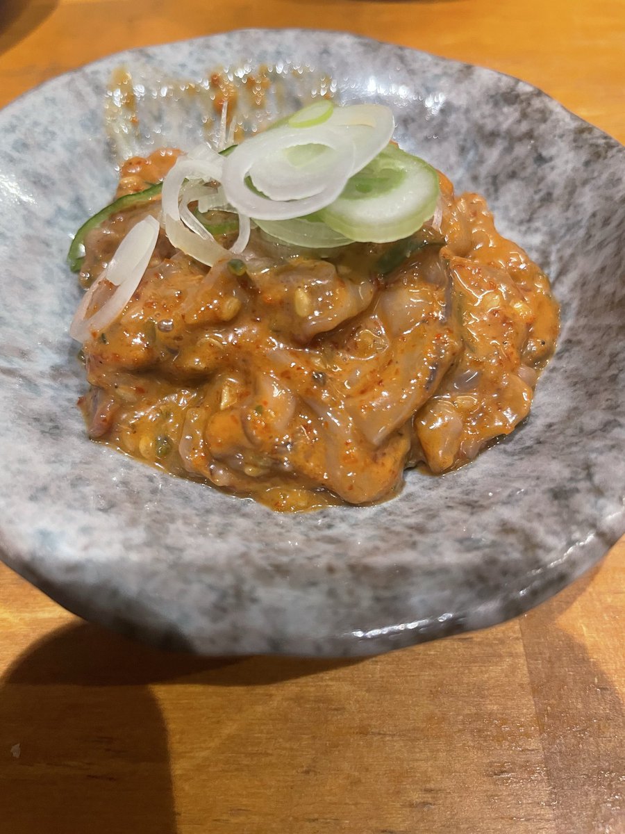 sitiyo_bot's tweet photo. 塩辛青唐辛子クセになる美味さだった(*´ч`*)ｳﾏｳﾏ
チーズの串揚げとギョ〜ザも良き☺️ https://t.co/vyQcWDf0Nh