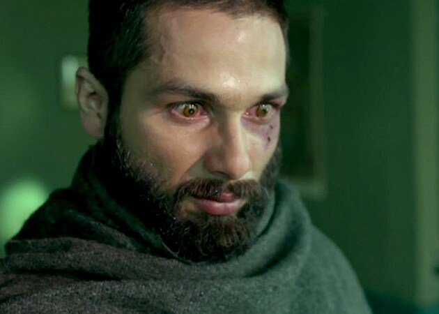 ItsPrathit's tweet photo. Can't grasp why there's an undue negativity against @shahidkapoor on social media.
He's an extraordinary actor. The best in his age group for sure.

His act in HAIDER alone >>> Career of today's 90% actors!

Dear Bollywood directors, please UTILIZE him well.🙏

#ShahidKapoor https://t.co/XLJYREhLTn