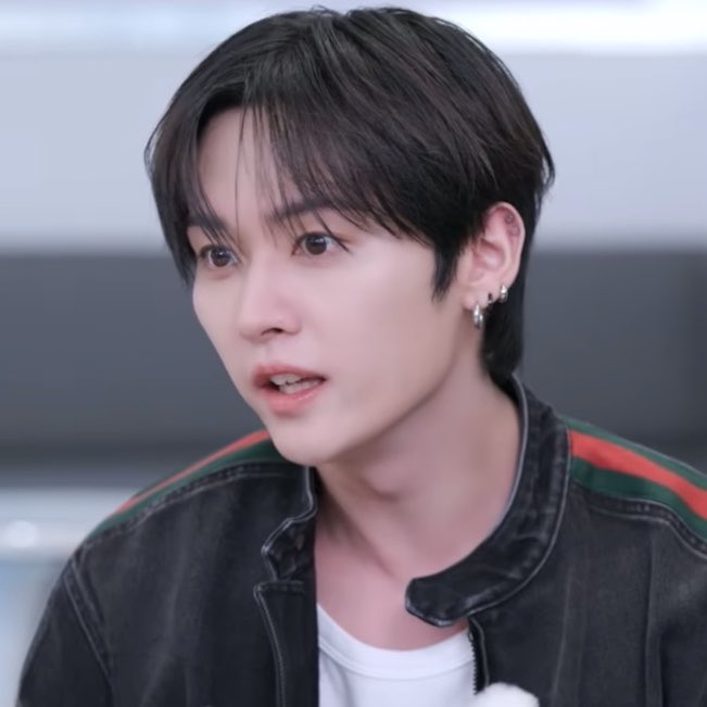 minolinori's tweet photo. boy your beautiful eyes are so BIG https://t.co/Np3aHJc4wj