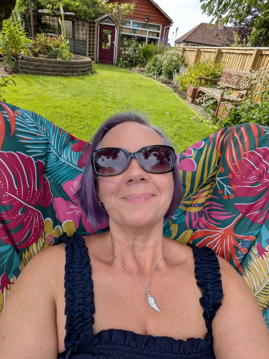 fi_torbet's tweet photo. So this is what it feels like to have been collected by Satan in the night 🥵 the greenhouse reached 52°c it's still 33.5 in the shade at 6pm, I'm pretending to be built for this nonsense & the cat has given up on life 🙊🔥😂🐾🐾 #scotland #ayrshire #melting #toohotoutside https://t.co/6Xuxei8fVH
