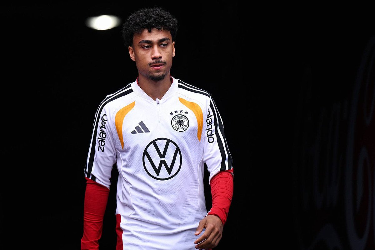 iMiaSanMia's tweet photo. BREAKING: Nathaniel Brown to FC Bayern is a done deal. Full agreement now reached with Eintracht Frankfurt for €55m. Contract until 2031 [@Plettigoal] https://t.co/PmwOAdZwzt
