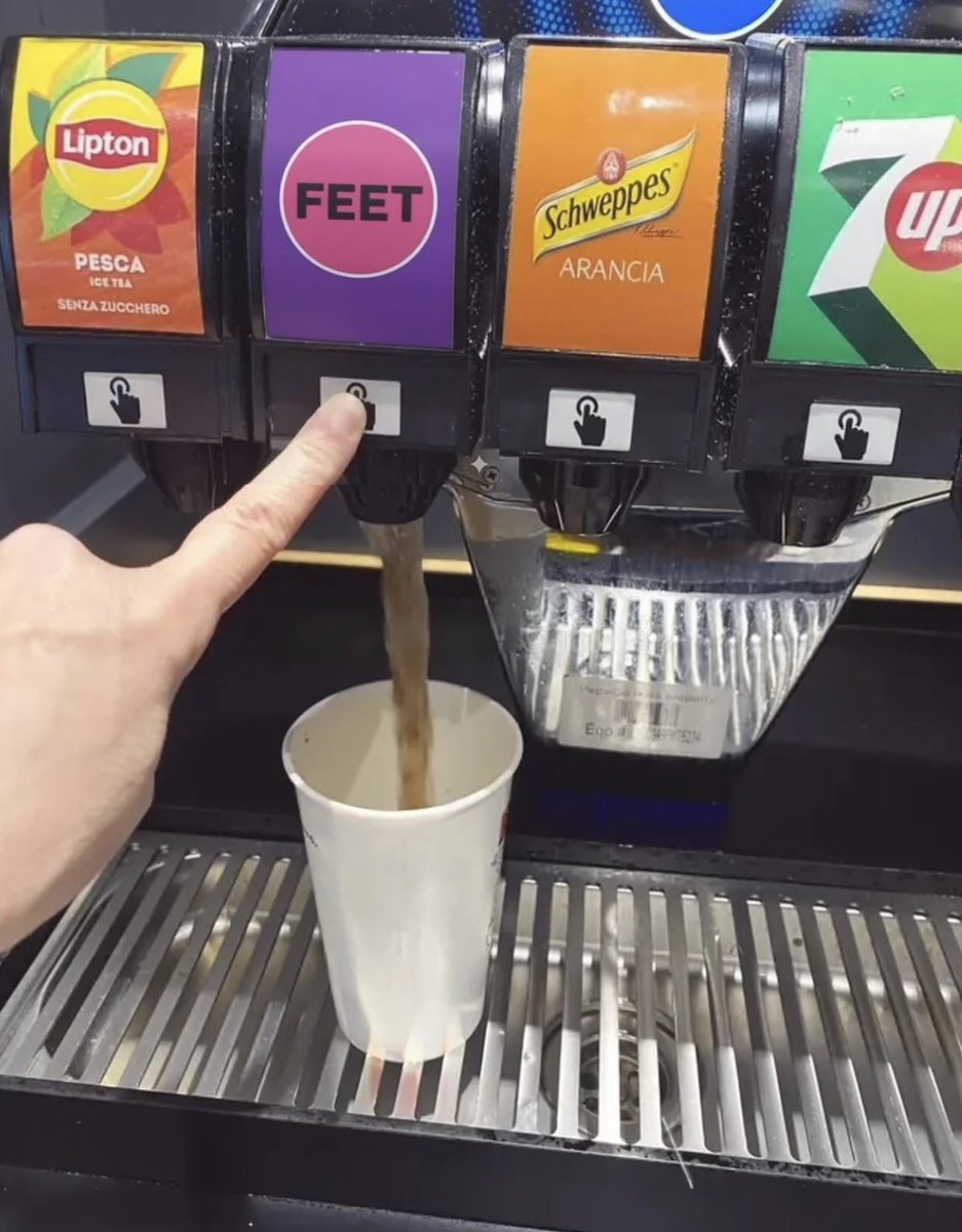 FeetFinder's tweet photo. thirsty https://t.co/BffH4EtES7